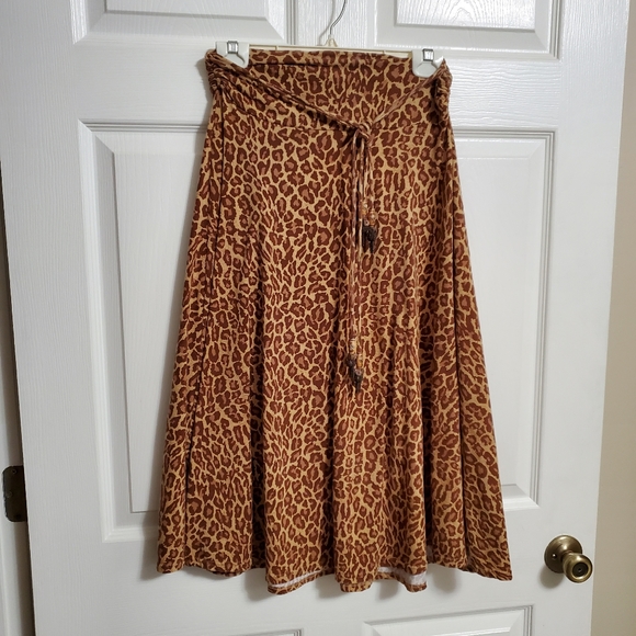 Long line animal print skirt Length 30 Size small - Picture 1 of 6